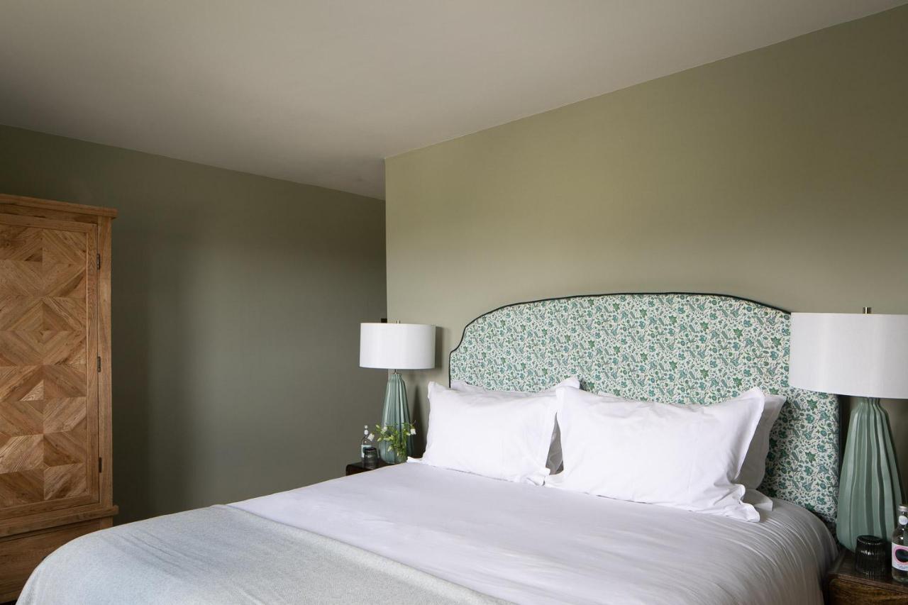 The Holcombe Hotel Room photo